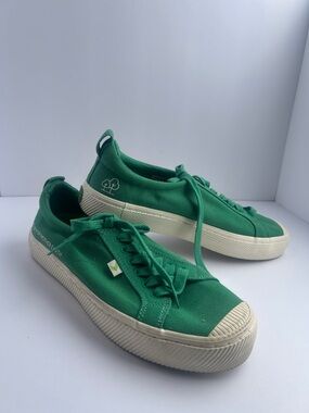 Green Canvas Low-Top Sneakers